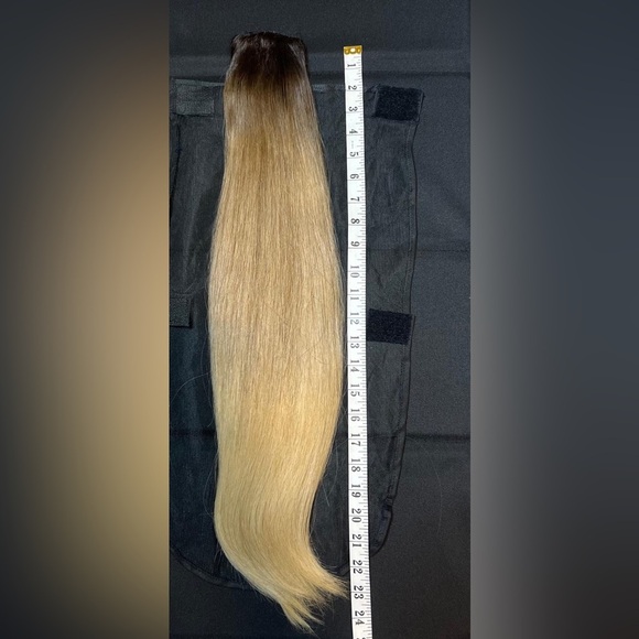 Long Blonde Human Hair Ponytail Extension – 63 cm (25”) - Picture 5 of 7